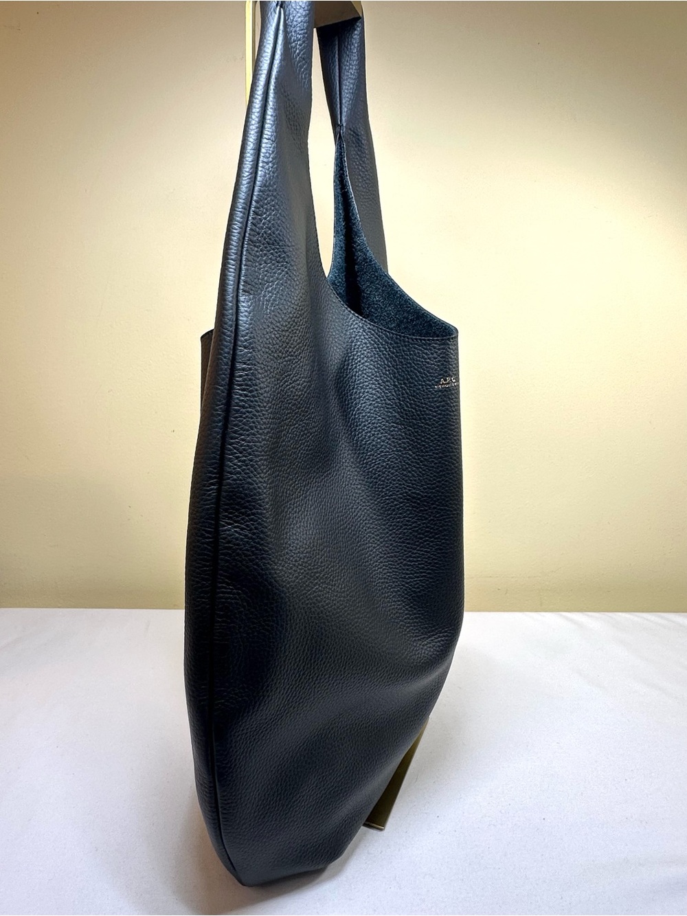 A.P.C. “Le Niege” Black grained leather Hobo Bag NWOT Retails $550 - Picture 6 of 15